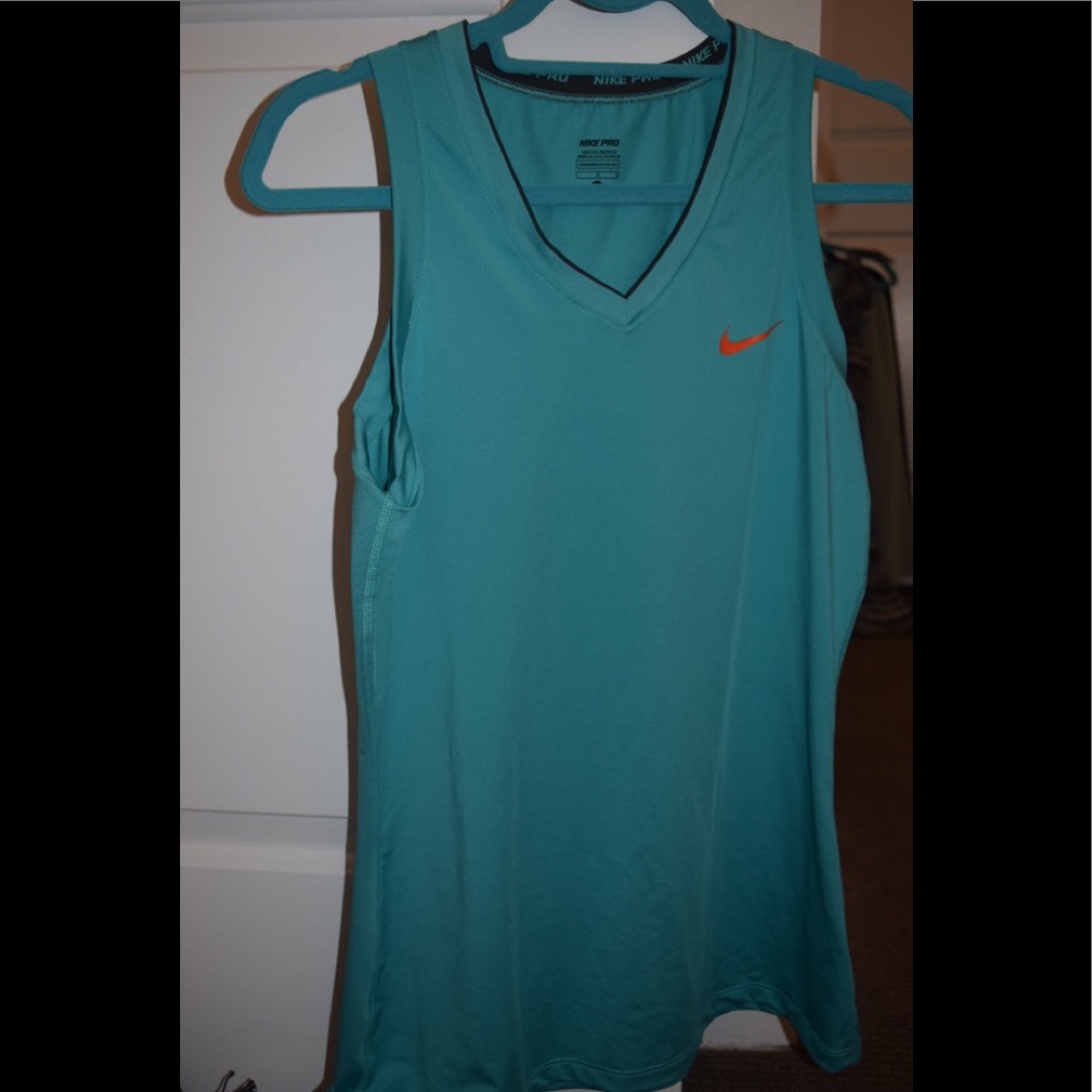 Nike workout athletic tank top (sold)